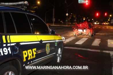 foto de Acidente entre caminhão tanque e carro deixa motorista gravemente ferido em Maringá