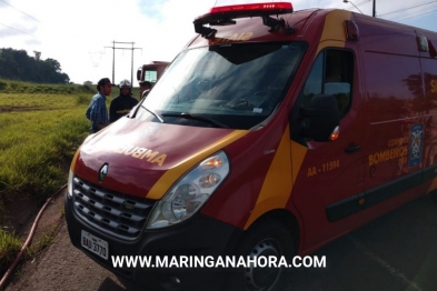 foto de Carreta tomba e espalha soja no Contorno Sul, em Maringá