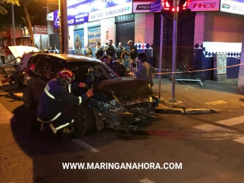 foto de Homem é ejetado do carro após colisão violenta em Maringá