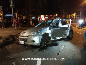 foto de Acidente deixa três feridos e carro destruído no centro de Maringá