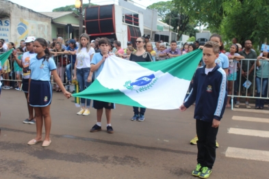 foto de Sarandi comemora 37 anos com desfile e bolo gigante