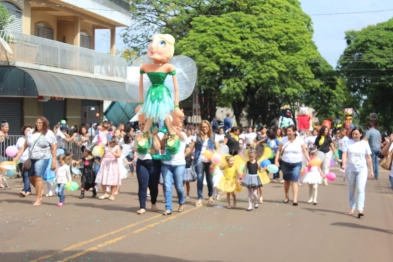 foto de Sarandi comemora 37 anos com desfile e bolo gigante