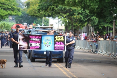 foto de Sarandi comemora 37 anos com desfile e bolo gigante