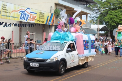 foto de Sarandi comemora 37 anos com desfile e bolo gigante