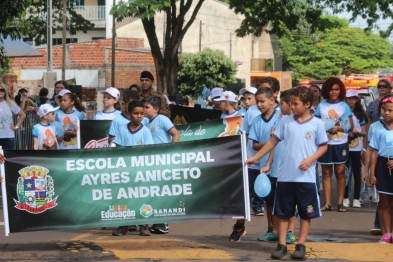 foto de Sarandi comemora 37 anos com desfile e bolo gigante