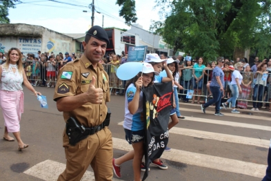 foto de Sarandi comemora 37 anos com desfile e bolo gigante