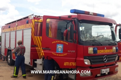 foto de Maringá; carro invade terreno baldio, bate em muro e duas pessoas ficam gravemente feridas