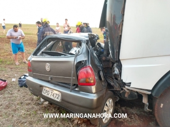 foto de Funileiro de Sarandi bate carro contra caminhão e morre na hora