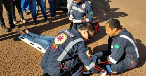 Motociclista fica ferida após acidente na marginal da rodovia em Paiçandu