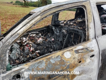 foto de Carro carregado de cigarros pega fogo na PR-323 no perímetro urbano de Paiçandu