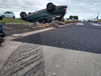 foto de Milagre na rodovia; três pedestres quase foram atropelados após capotamento em Maringá