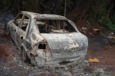 foto de Corpo carbonizado achado no porta-malas de carro entre Paiçandu e Iguatemi, pode ser de vigilante desaparecido