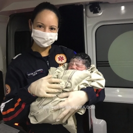 foto de Mãe dá à luz dentro de ambulância do Samu de Paiçandu