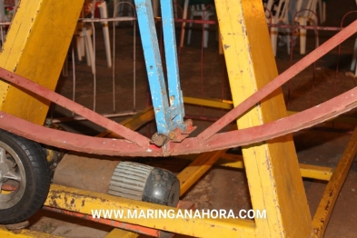 foto de Cabine de mini roda-gigante se solta e criança de seis anos despenca de 2 metros de altura em Maringá