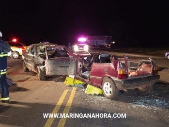 foto de Colisão frontal na PR-323 na saída de Paiçandu, deixa cinco pessoas feridas entre elas uma criança