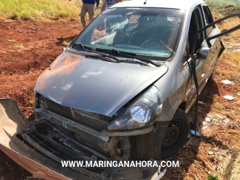 foto de Motorista é ejetado do carro após capotar várias vezes em Maringá