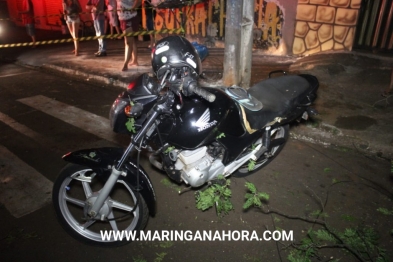 foto de Em Sarandi motociclista fica ferido após bater em árvore que caiu com vendaval