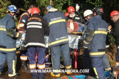 foto de Milagre na rodovia;  Três pessoas ficam feridas após veículos baterem e capotarem em Maringá