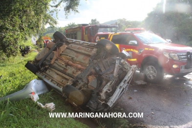 foto de Milagre na rodovia;  Três pessoas ficam feridas após veículos baterem e capotarem em Maringá