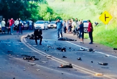 foto de Acidente grave deixa um morto e uma pessoa gravemente ferida no trevo de Guaravera