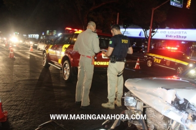 foto de Bêbada, motorista bate carro e mal consegue parar em pé após acidente na Avenida Colombo em Maringá