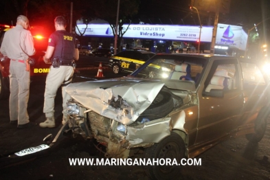 foto de Bêbada, motorista bate carro e mal consegue parar em pé após acidente na Avenida Colombo em Maringá