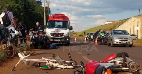 Motociclista e ciclista ficam feridas após colisão na marginal da PR-323