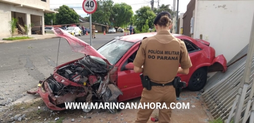 foto de Motorista é socorrido inconsciente após bater carro e derrubar poste em Maringá