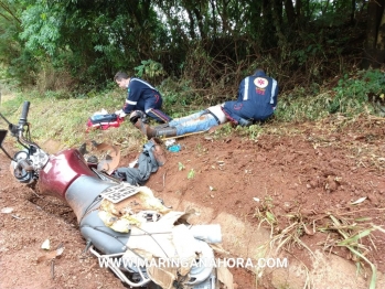 foto de Caminhoneiro fica preso às ferragens após acidente envolvendo carreta e motociclista na PR-323