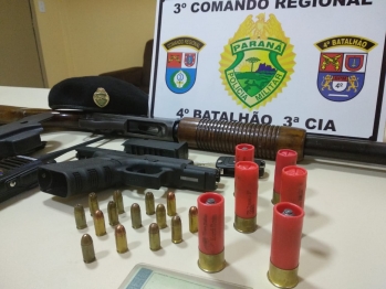 foto de Policia Militar realiza blitz, apreende duas armas de fogo e prende uma pessoa em Itambé