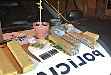 foto de Polícia Militar apreende droga e encaminha dois suspeitos por tráfico de drogas em Mandaguaçu 