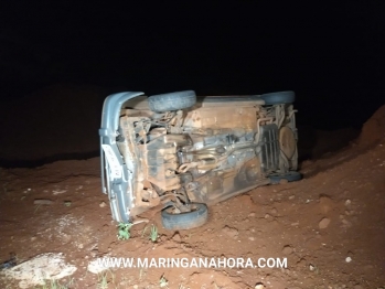 foto de Veículo tomba, após motorista perder o controle da direção ao desviar de cachorro na pista, entre Paiçandu e Água Boa