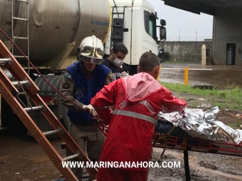 foto de Funcionário de lava-jato em Maringá, é resgatado de dentro de tanque de caminhão após passar mal