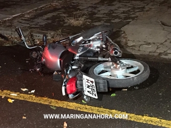 foto de Motociclista fica ferido após perder controle de moto e bater contra uma árvore em Maringá