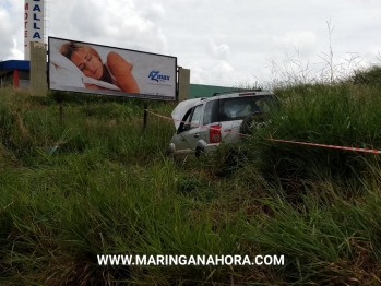 foto de Motorista fica ferida após perder o controle da direção e capotar veículo na marginal da PR-323