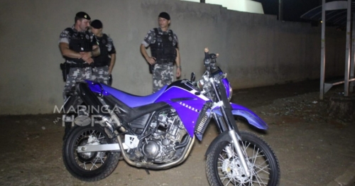 Para fugir da Polícia, motociclista invade estacionamento de escola, e acaba preso em Maringá