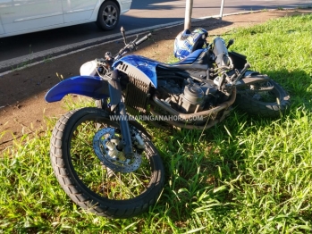 foto de Jovem fica ferido após cair de moto na rotatória da ANPR em Maringá