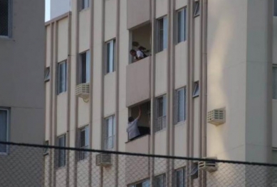 foto de Advogado de Maringá, suspeito de matar a namorada em Balneário Camboriú se entrega à polícia