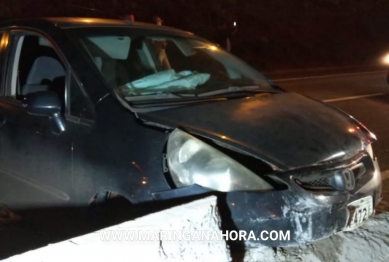 foto de Motorista fica ferido após carro despencar do Contorno Norte em Maringá 