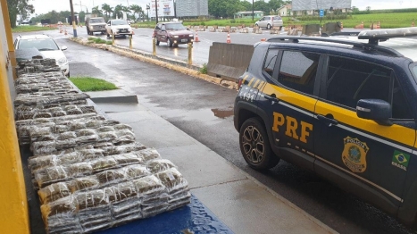 foto de PRF apreende 3,5 toneladas de drogas e 5,9 milhões de carteiras de cigarro no 01º trimestre do ano no Paraná