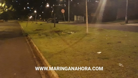 foto de Carro pega fogo após acidente com moto em Maringá 