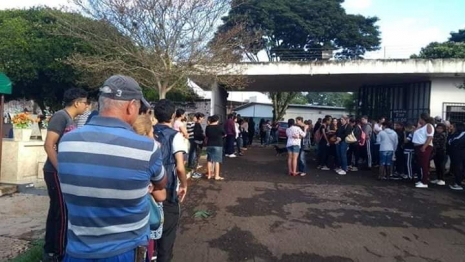 foto de Sob grande comoção, Eduarda é sepultada no Cemitério de Rolândia 