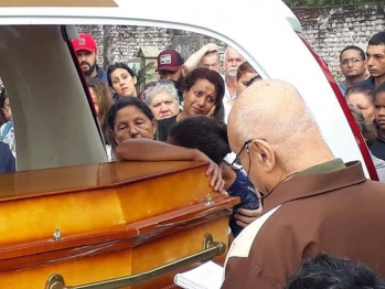 foto de Sob grande comoção, Eduarda é sepultada no Cemitério de Rolândia 