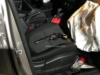 foto de Bandidos roubam carro e se envolve em acidente no Jardim Liberdade em Maringá