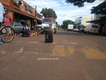 foto de Mulher sofre ferimento grave na cabeça, após queda de bicicleta na Avenida Ivaí, centro de Paiçandu