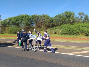 foto de Motociclista é socorrido de helicóptero após ter moto atingida por carro na rodovia BR-376 em Maringá