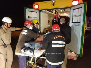 foto de Motociclista fica preso embaixo dos rodados de caminhão depois de colisão em Maringá