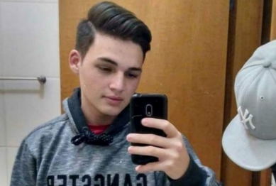 foto de Jovem de 18 anos morre após colisão violenta entre moto e caminhonete em Maringá