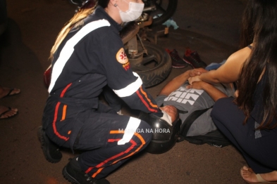 foto de Dois ficam feridos, após motorista avançar preferencial e bater em moto em Paiçandu