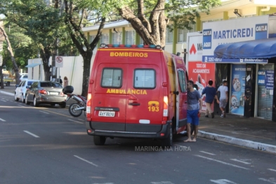 foto de Veículo tomba após colisão com outro carro em cruzamento de avenida em Maringá